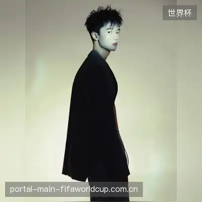 杨德文